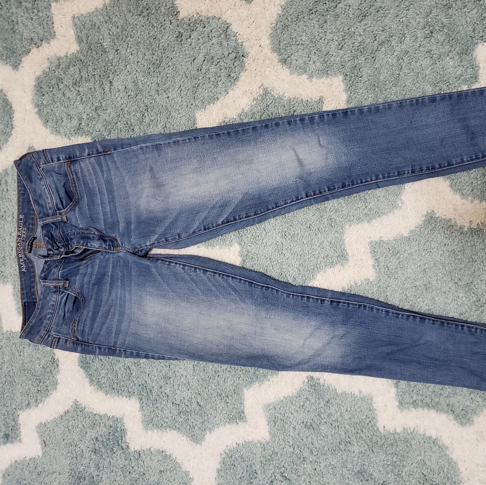 American Eagle light wash jeggings